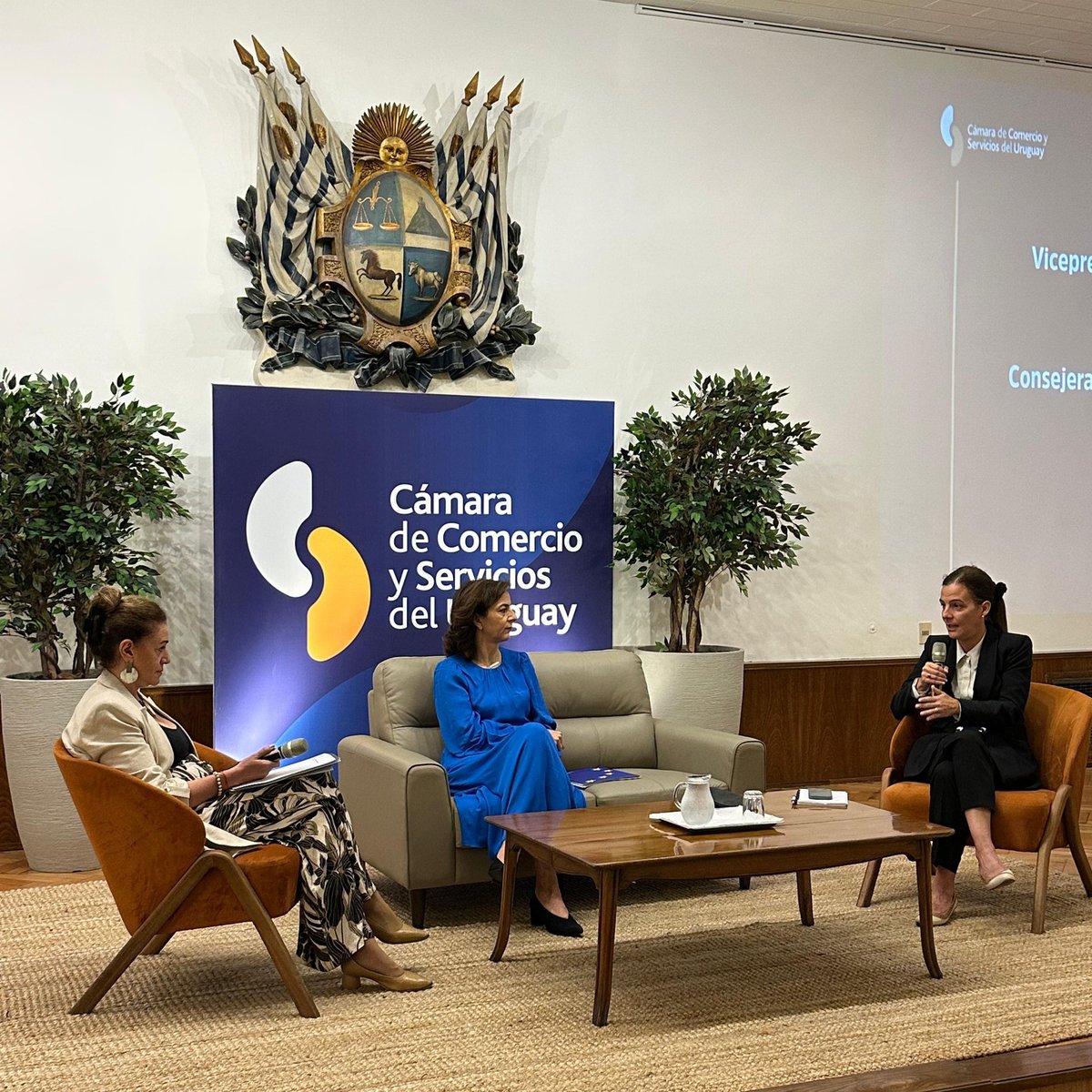 UEenUruguay's tweet photo. La Consejera @VanessaMock participó de una nueva jornada de intercambio sobre el Acuerdo UE-Mercosur en la @CamaraUY a días de su histórica entrada en vigor. https://t.co/WPBrofwFQo