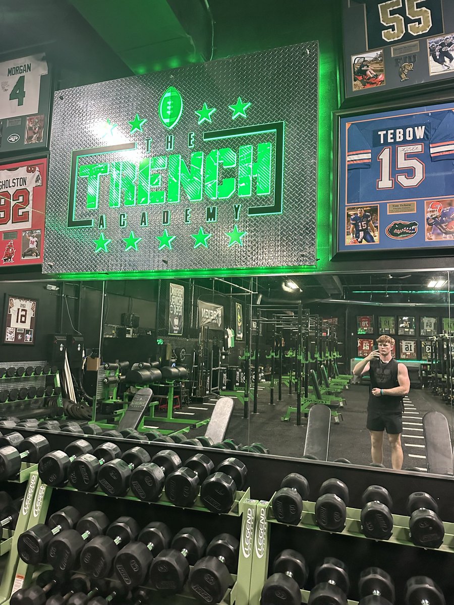 Talan_Shields1's tweet photo. For the past few months I’ve been training at the Trench Academy over here in Tampa getting 1% better each day!!

@TrenchAcademyTB #Agtg https://t.co/suEZRXTeWk