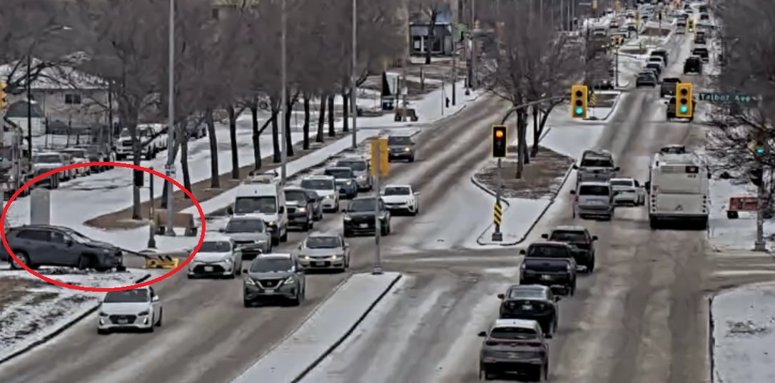 WinnipegTMC's tweet image. TRAFFIC ALERT: PANET &amp;amp; TALBOT.
Collision.
Eastbound curb lane is blocked.
Car has hit and knocked down 1 traffic signals pole, southeast corner.
Signals are working at this point.
#Winnipeg #WPGTraffic #WpgTMC