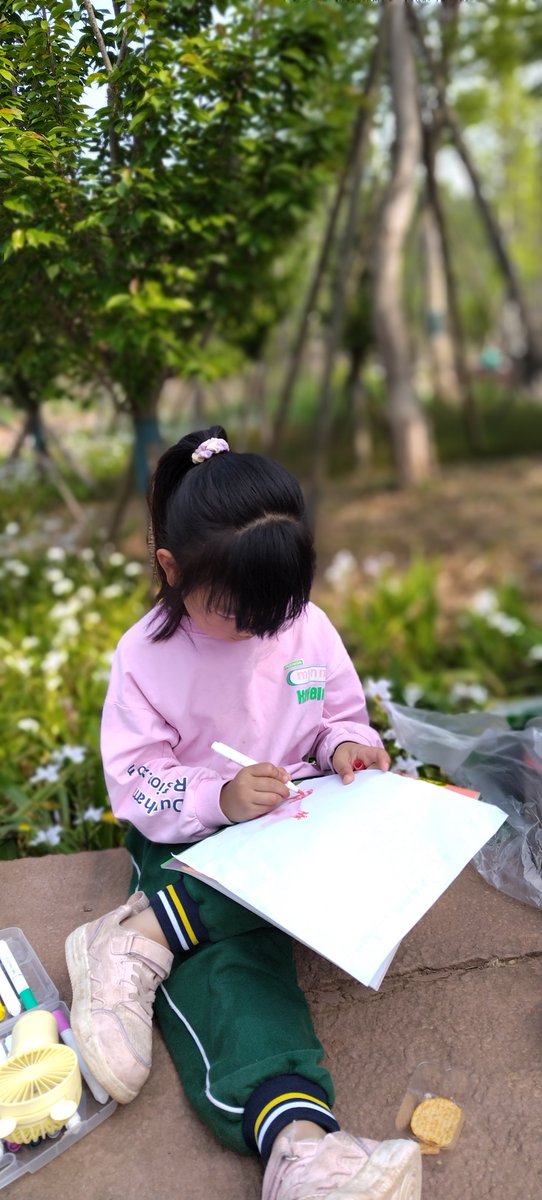 InkedUpMimi's tweet photo. "Morning cuddles + puzzle time = the best start to our day!  #ParentChildBonding #LittleMomentsBigJoy" https://t.co/GvcmjDs0NQ