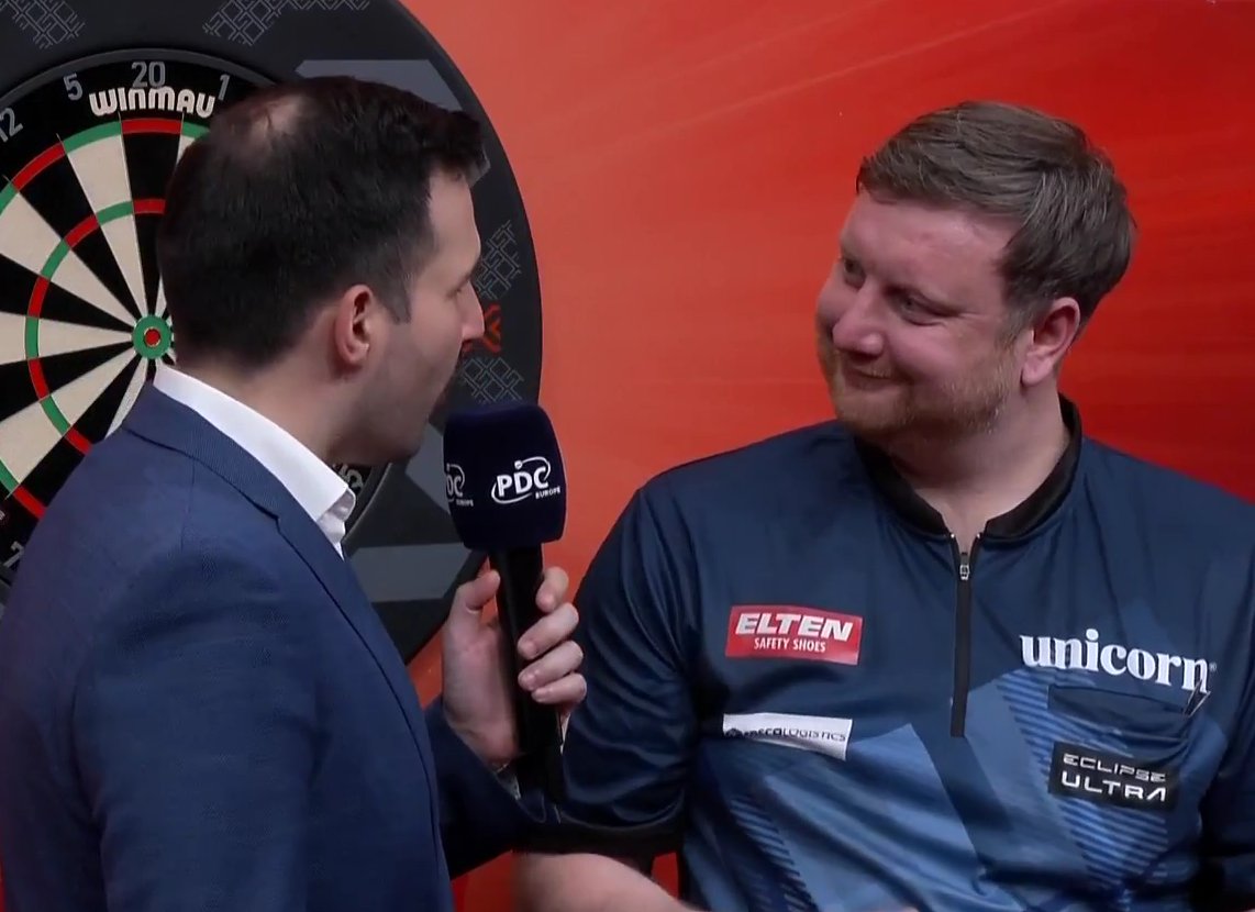 180isin's tweet photo. Get yourself someone who looks at you the way Cameron Menzies looks at Swiss Phil https://t.co/wBCxC2fpQZ