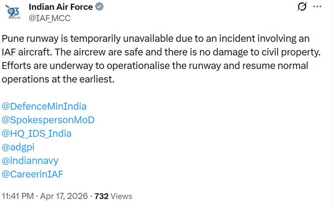 editor_pakfront's tweet photo. #BREAKING | Indian AirForce Aircraft Crash in Pune 🚨🇮🇳
Pune Airport Runway Temporarily Closed After IAF Aircraft Incident https://t.co/NhhyMpGTGI