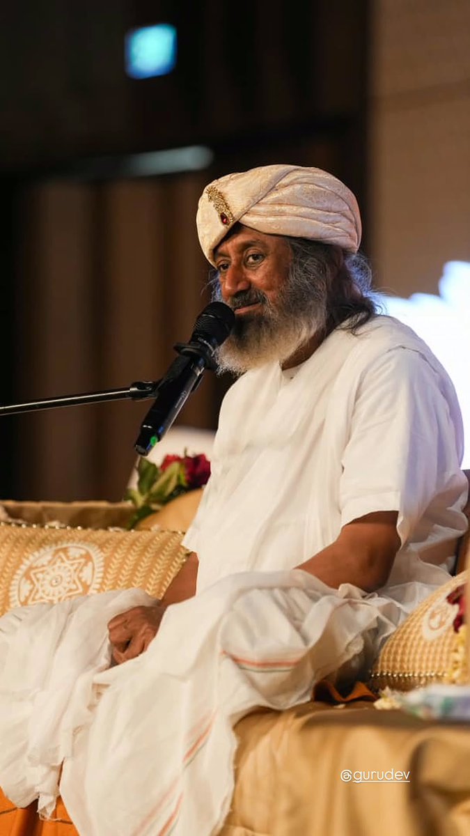 AasharR's tweet image. #Day106Of365

“The body is like the wick of a candle.

The mind is like the glow all around. The more relaxed you are, the more the mind expands and becomes bigger. The more fulfilled and satisfied the mind is, the bigger and brighter you are.” @Gurudev

#FridayFeelings #Wisdom