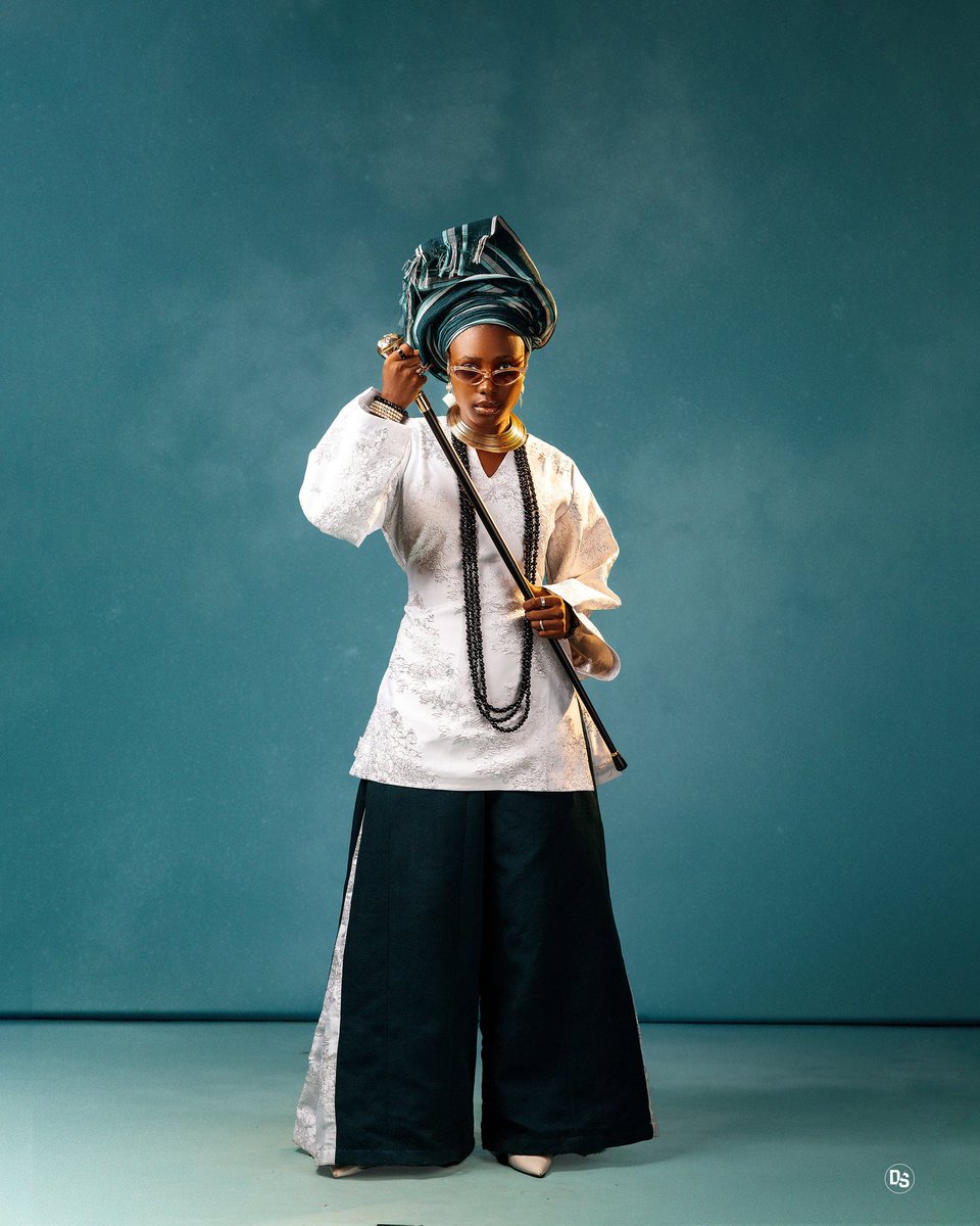 The Vintage Girl || Media, Comms and Fashion tweet media