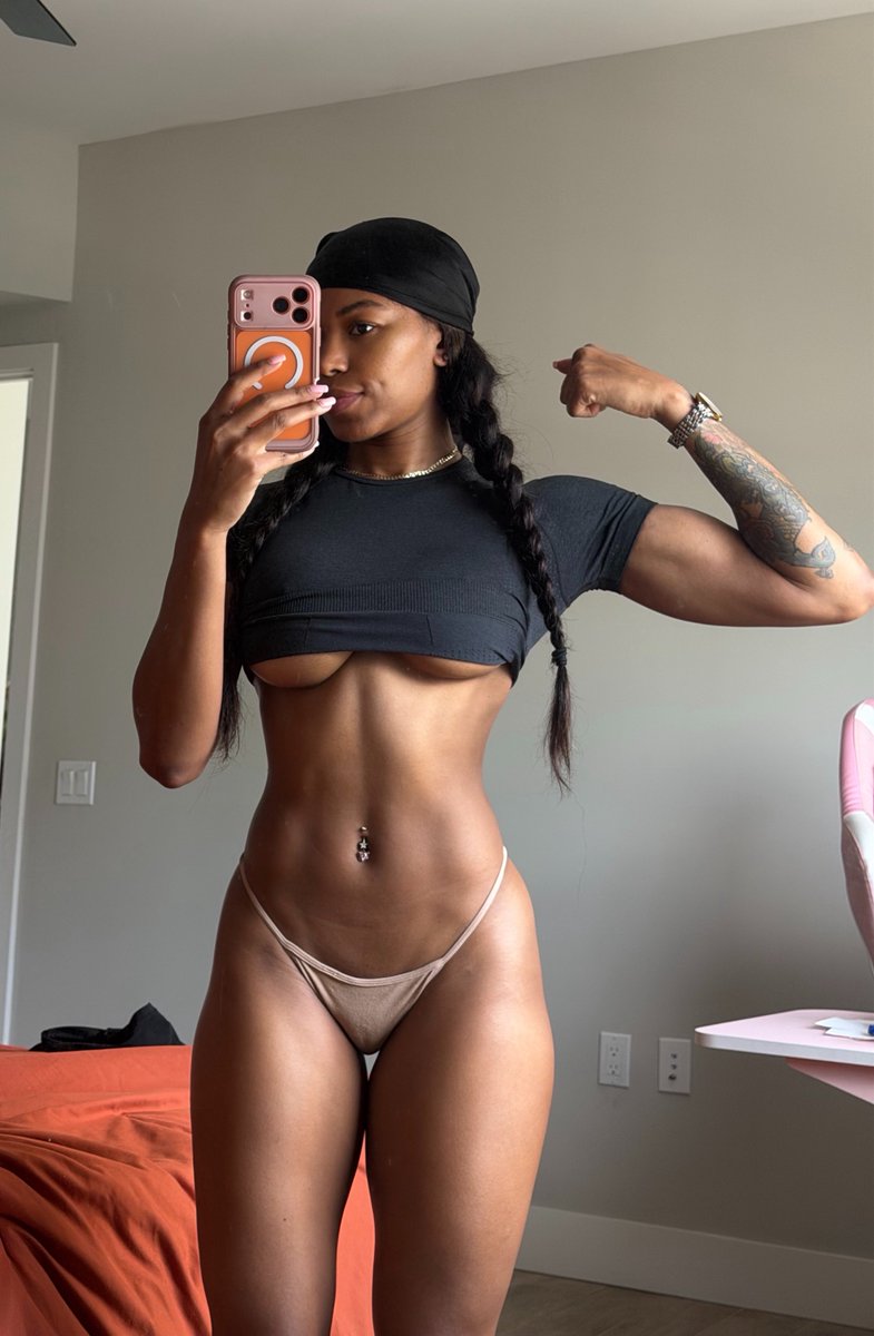 ɴᴀᴅɪᴀ ᴊᴀʏ in Miami tweet media