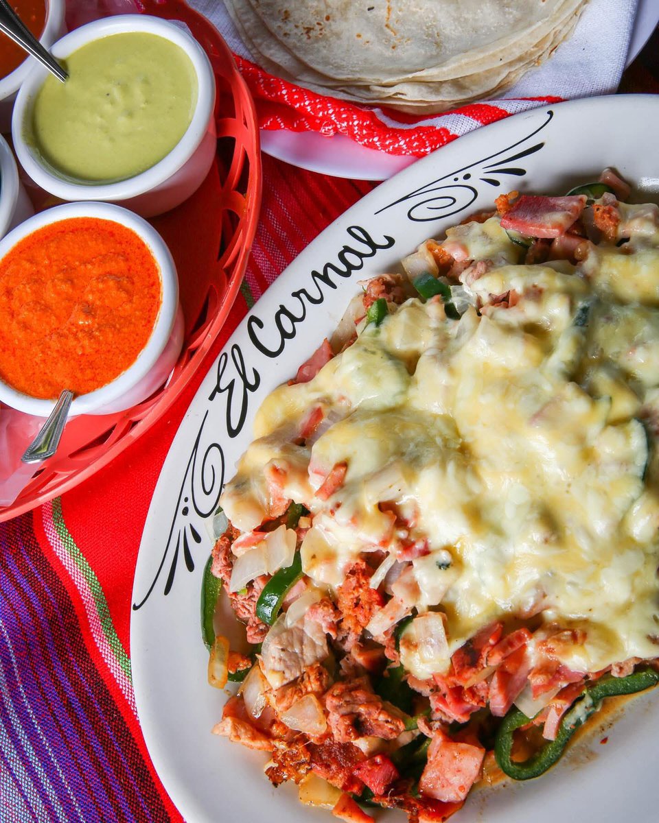 ElCarnalMx's tweet photo. ✨ Viernes: El de “la última y nos vamos”  que nunca en una 😂🍹 ✨ Sábado: Comilona no remordimientos.  ✨ Domingo: El bajón que lo curas en familia o con amigos. 
🥞¿En qué etapa estás hoy?

 #GastronomiaCDMX #FelizFinDeSemana 
#ComidaMexicana  #PlanesCDMX #ElCarnalMx https://t.co/ueSJMwSBd8