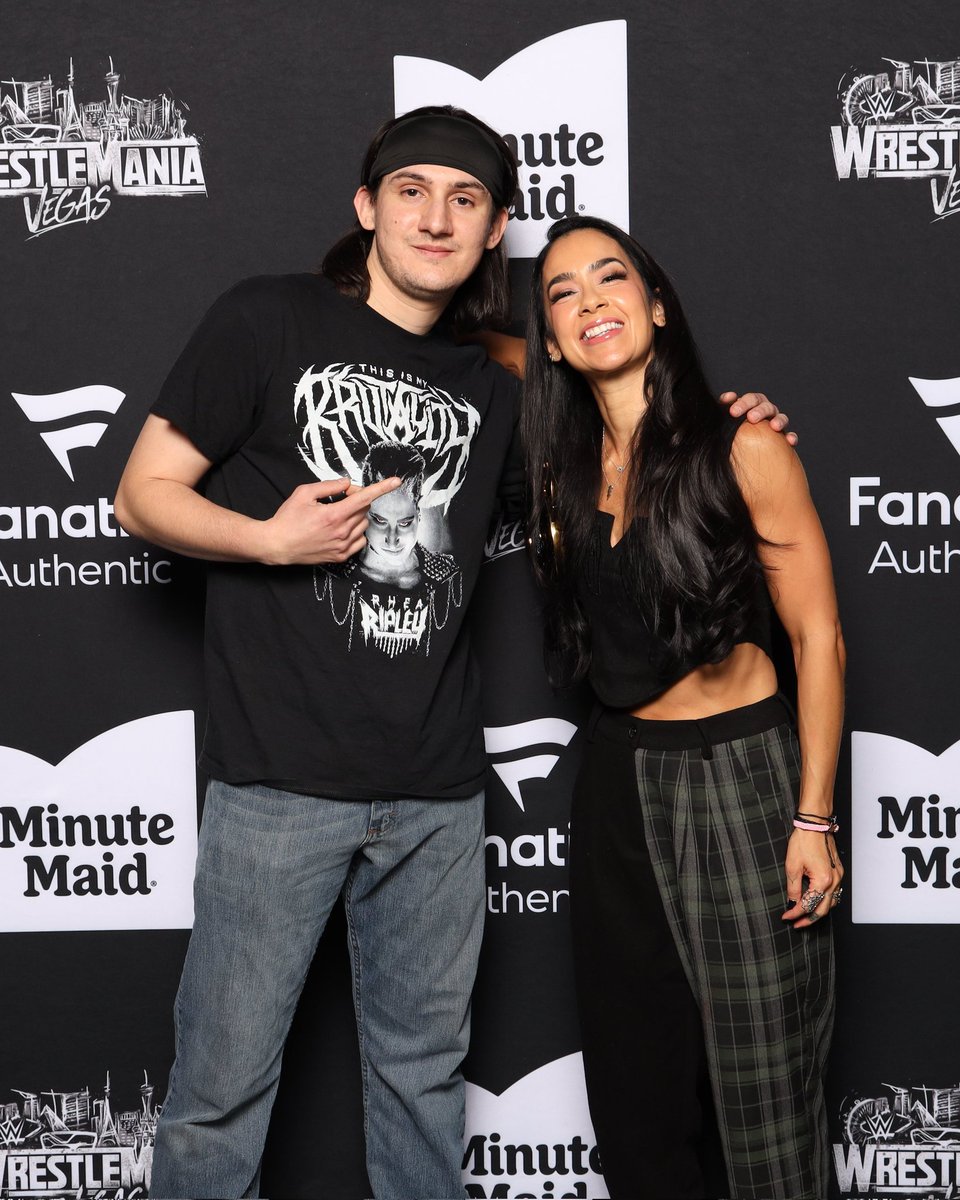 Devon(MET RHEA 8X) #Day1Mosher tweet media