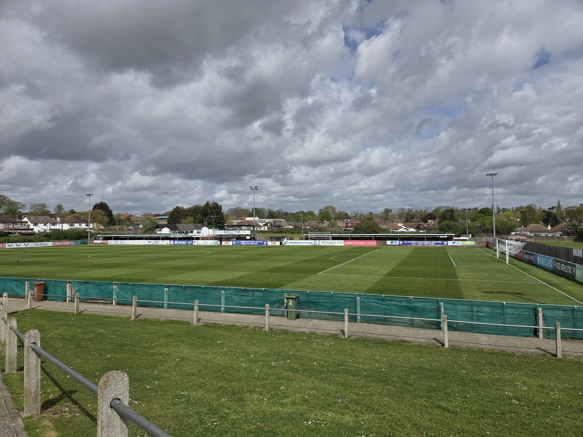 Jamiesmiles1508's tweet photo. This how its looking today and set for tomorrow final game at @vcd_club its really wanted to show what it looks like set for tomorrow game.  Loved everything about it and this what looks like now. @DennisMowers @wearetheGMA @Pitchcare @TurfMatters @IsthmianLeague @eastbournetfc https://t.co/IRuQXdzPpV