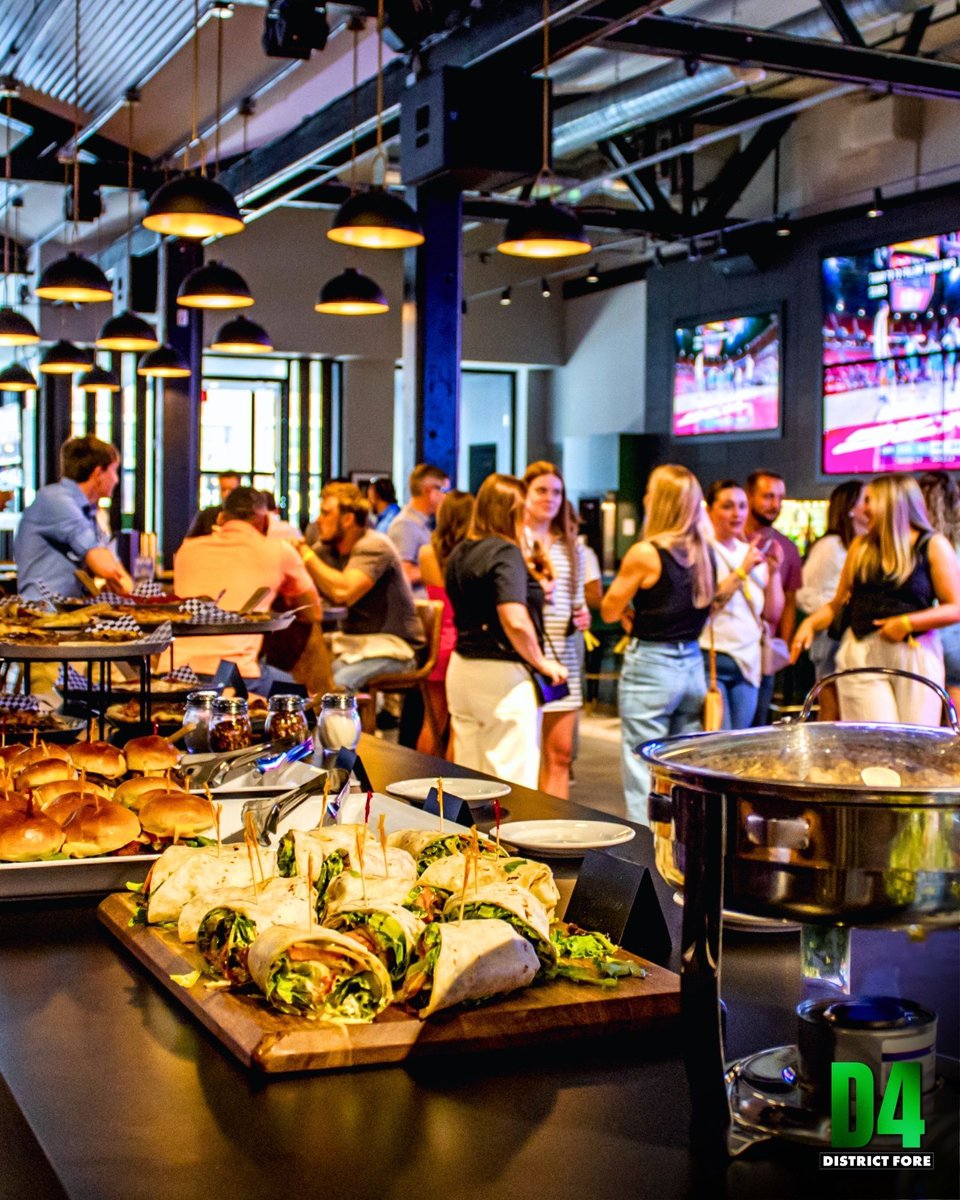 DistrictFore's tweet image. #PARTY WITH US 🎉

D4 will make your event one to remember:
🍕 #Food: Apps, handhelds, entrees
🍸 #Drinks: Martinis, margaritas, #beer
⛳ Entertainment: #Sports, darts, #golf sims

Text (414) 807-0032 to book a party (10+ people):
📍 233 E Chicago St
🔗 districtfore.com/reservation-pa…