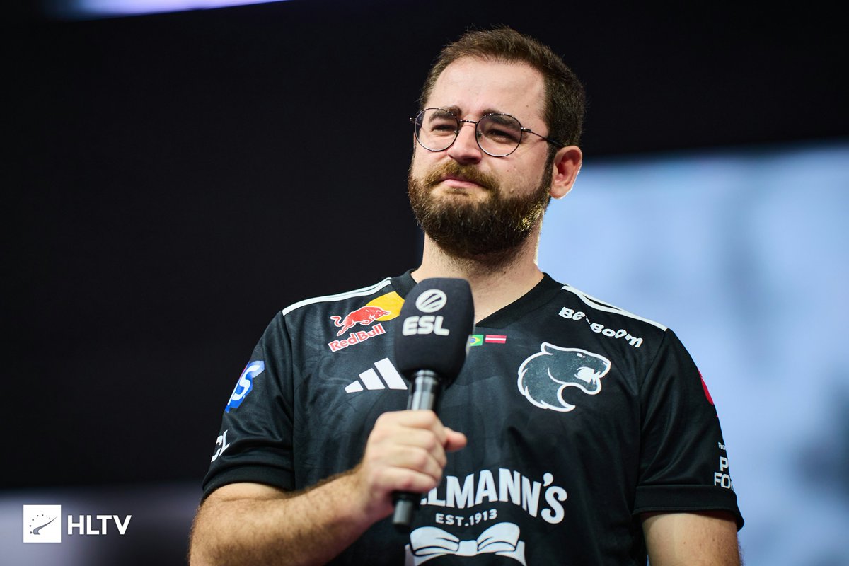 Infelizmente não estarei presente na arena amanhã, mas quem estiver faça valer a pena! 

Pelo nosso professor... 😭❤️