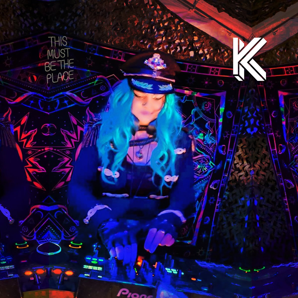 #NowPlaying  KILONOVA aka Shylo Love - Vibes Stage Sat Night Late - Live @ Freezerburn 2022 145a-330a @KILONOVASound on LoveFireRadio.ca #lovefireradio ❤ 24/7 commercial free DJ Mixes ॐ