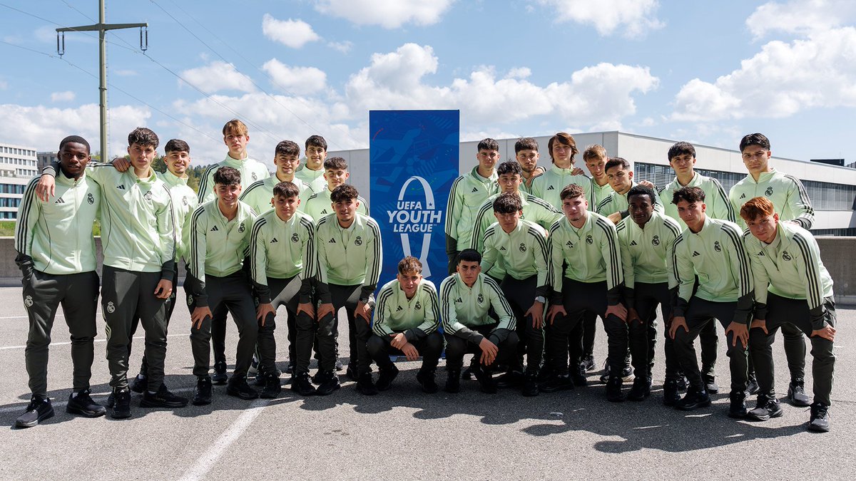 (fan) REAL MADRID FANS 🤍 tweet media