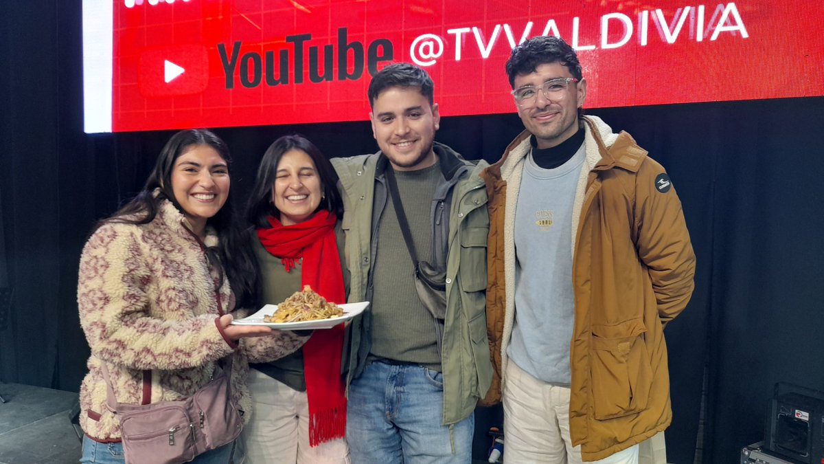 El Chef Docente del Liceo Técnico de #Valdiviacl Carlos Rivera, realizó un entretenido Taller de Cocina con Manzanas en la Fiesta de la Manzana y la Sidra.