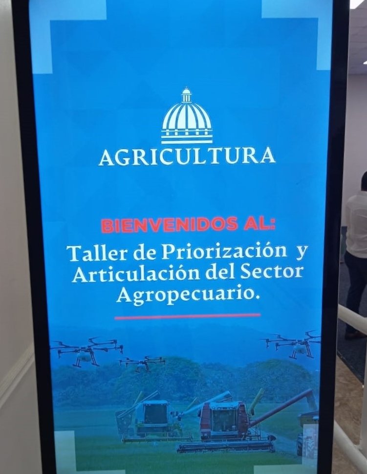 INDOCAFERD_'s tweet photo. Indocafé participó en el Taller de Priorización del Sector Agropecuario, encabezado por Luis Abinader, para fortalecer políticas del campo. Se trataron coordinación institucional, tecnología, apoyo al productor, reafirmando su compromiso con un sector agrícola competitivo. https://t.co/S4dTwrirqJ