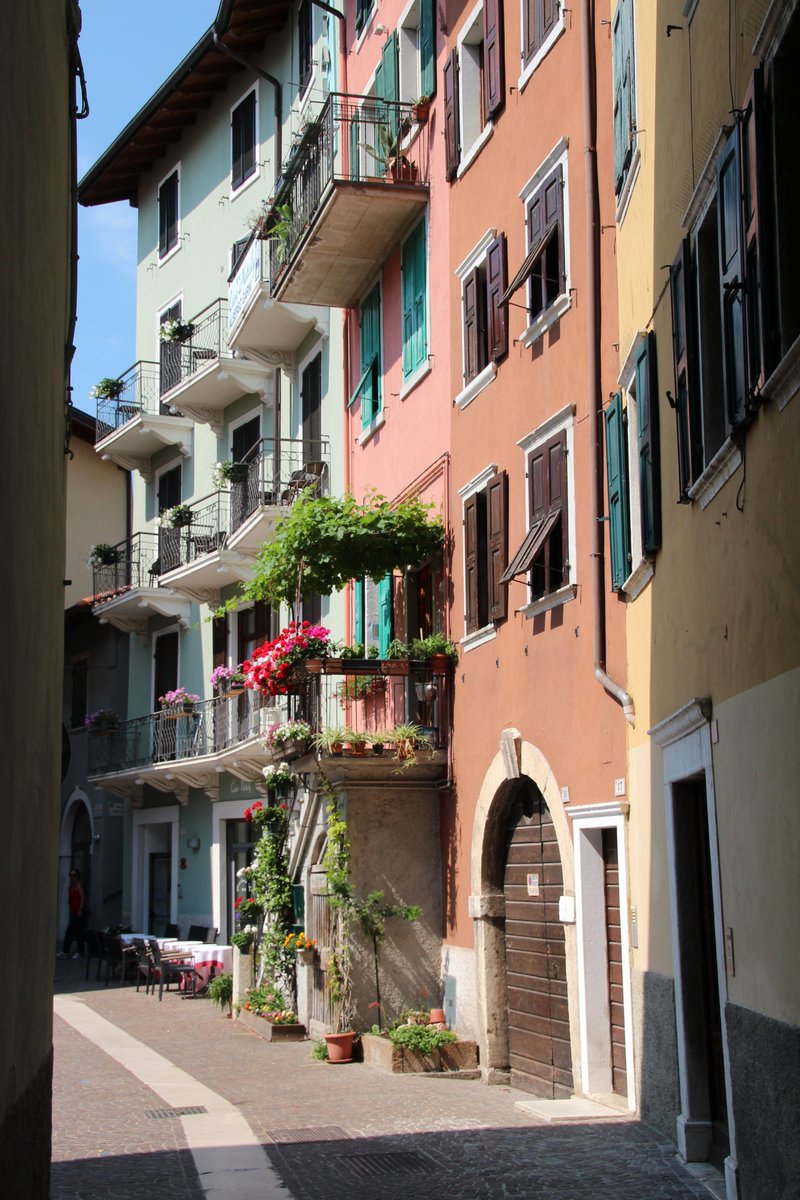 DONsART's tweet image. NEW | AMORE » #songs #texte #lyrics #title #music #italy #WorldNews #songwriting  #news donsart.biz/lyrics2