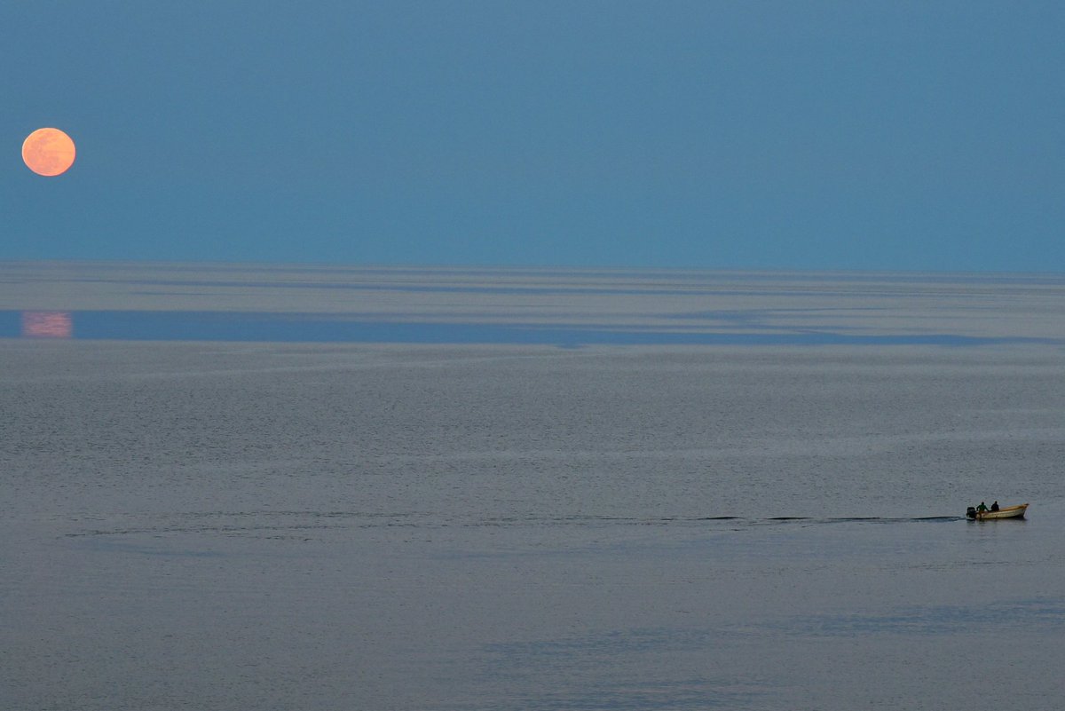 carloshs61's tweet image. #hacerfotos 
#Bajacaliforniasur
#luna
#pescadores
#mar
#Nikon 
#santarosalía 
#Mexico