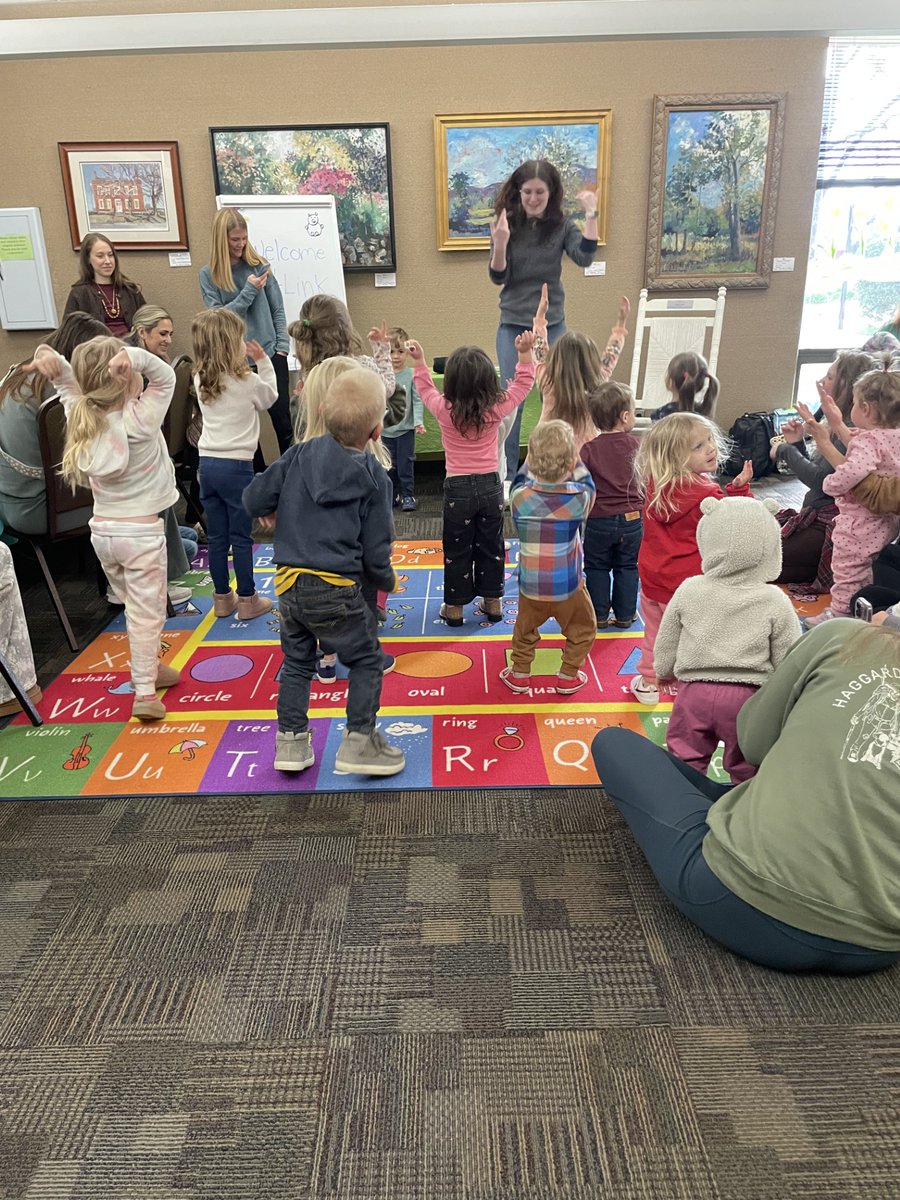 medlinkga's tweet image. 📚✨ Wonderful day at White County Library! White Co Office &amp;amp; Warrior Wellness hosted Story Time with MedLink's Meddy Bear! 🐻💙 🎨📖 #MedLinkGeorgia #CommunityHealth #MeddyBear #StoryTime