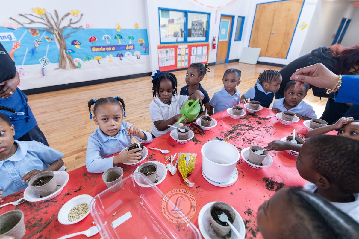 TheLeaguersInc1's tweet image. Work Together Wednesday at 1189 E. Broad St in Elizabeth! Children at The Leaguers, Inc. practiced teamwork through fun, hands-on activities.
#WorkTogetherWednesday #Teamwork @CityofNewarkNJ @NPSvoices @CityofEC