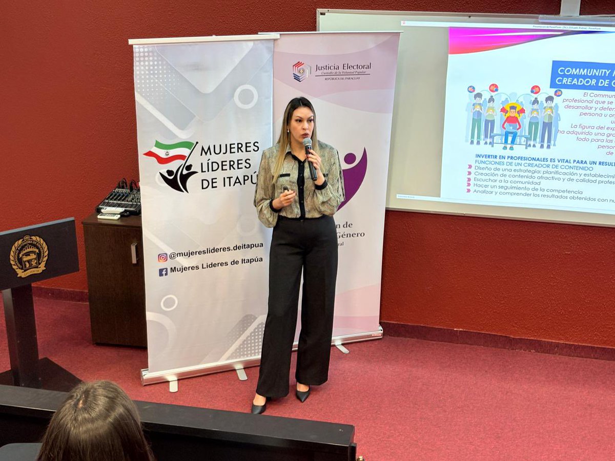 TSJE_Py's tweet photo. a cargo de la coordinadora general de la Dirección de Prensa y Publicidad de la #JusticiaElectoralPy🇵🇾, Andrea Toledo.

👩🏻 La participación de las mujeres impulsa y consolida un liderazgo femenino cada vez más fuerte en la política.

#MujeresLíderes
#PromotoresdelaDemocracia https://t.co/3ZIuK8JCIw