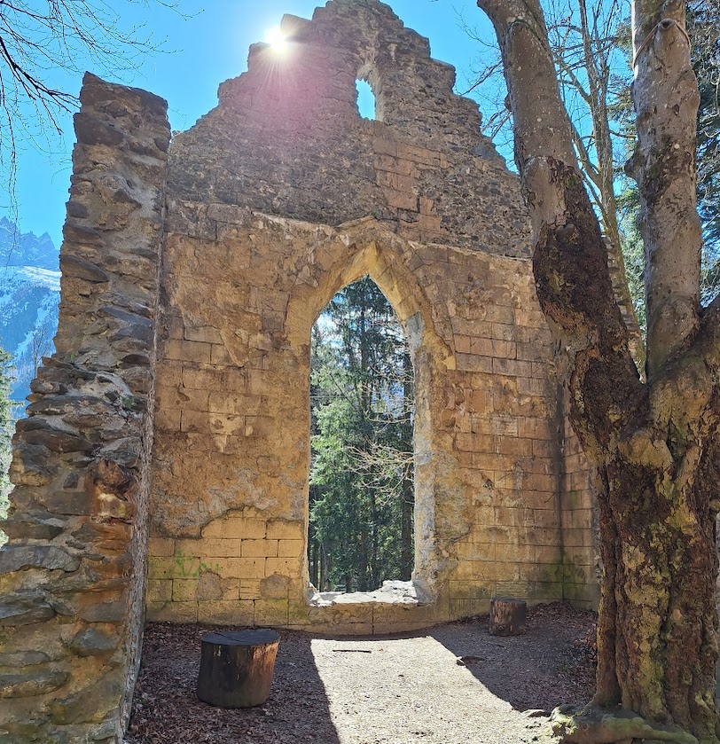 skipedia's tweet image. #PostcardsFromChamonix

- Pas de Chèvre, Grands Montets
- Cliff!
- Church at Lac à l'Anglais
- 3S work in progress, Lognan, Grands Montets

#chamonix #grandsmontets #montblancmassif