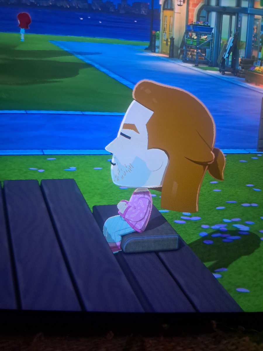 VARRIC NEEDS SOMETHING TO SIT ON BECAUSE HES SO TINY