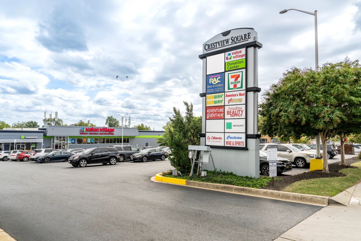 klnbcre's tweet image. 6 bids. 1 successful sale. KLNB’s Retail Capital Markets team just closed Crestview Sq. in Landover Hills, MD. By prioritizing client interests and leveraging team-wide market knowledge, we delivered results that fuel long-term growth. 

klnb.com/klnb-facilitat…

#CRE #Retail