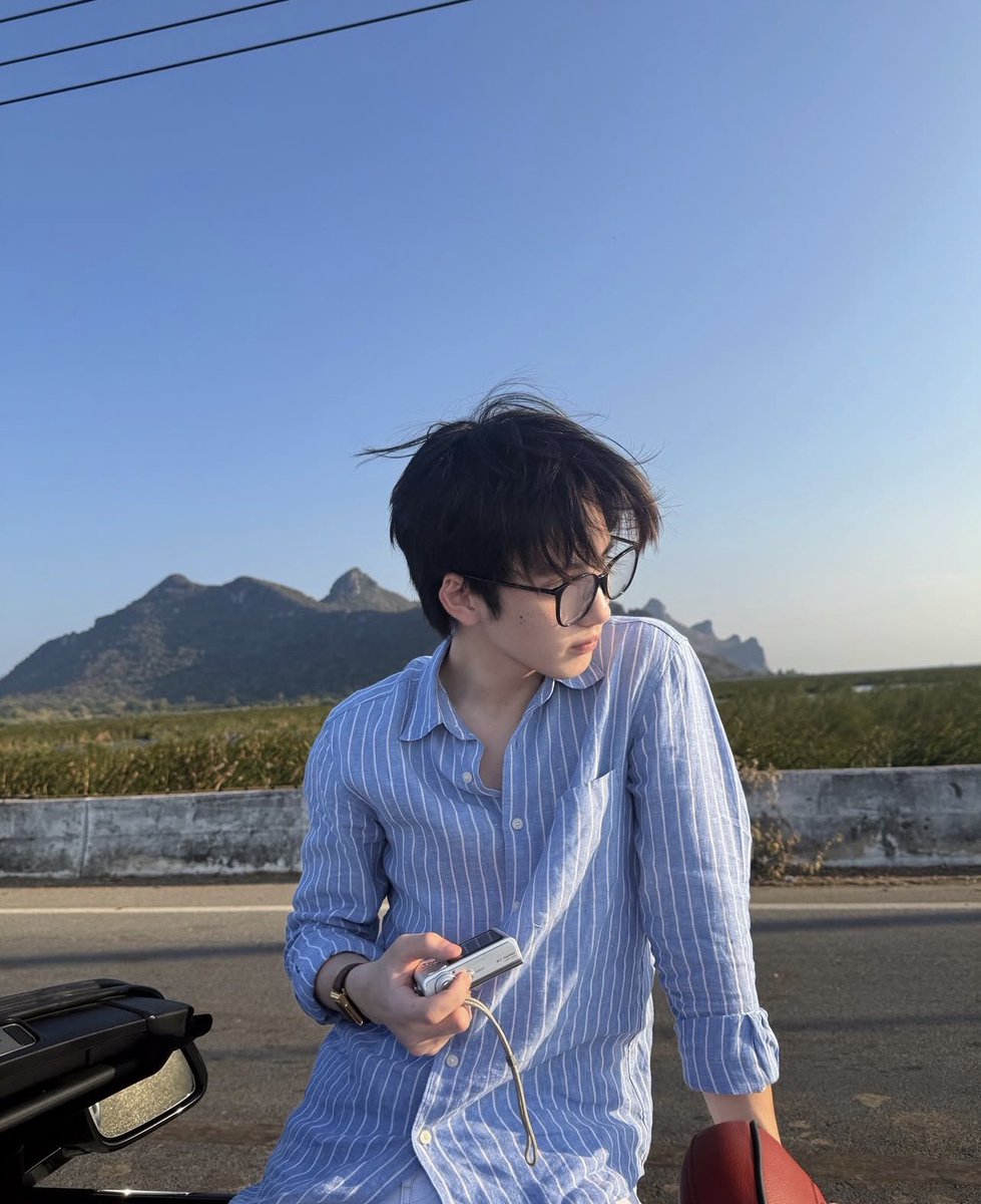 chapterzealess's tweet photo. : ภู ธัชชัย ลิ้มปัญญากุล ( one and only ) https://t.co/DPi19mYonZ
