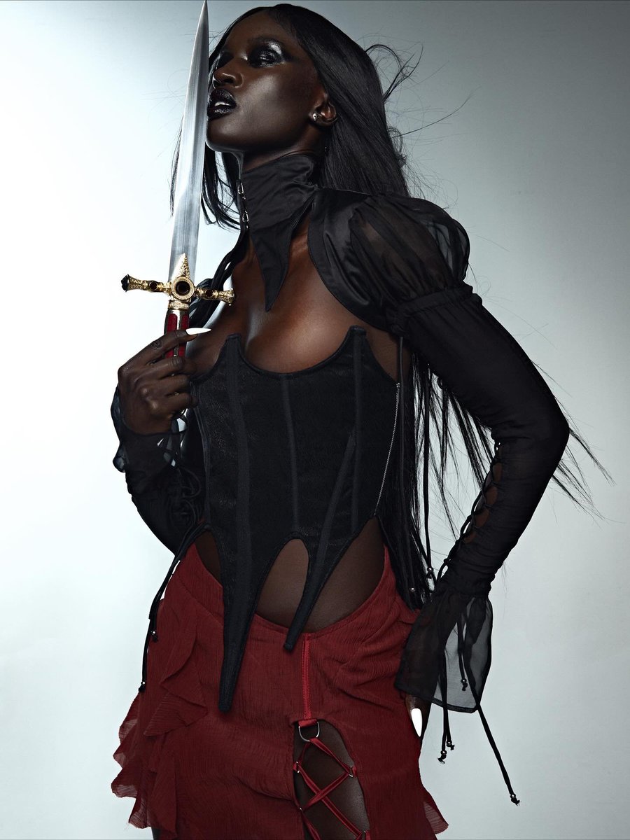 ཐི𖥔ཋྀ tweet media