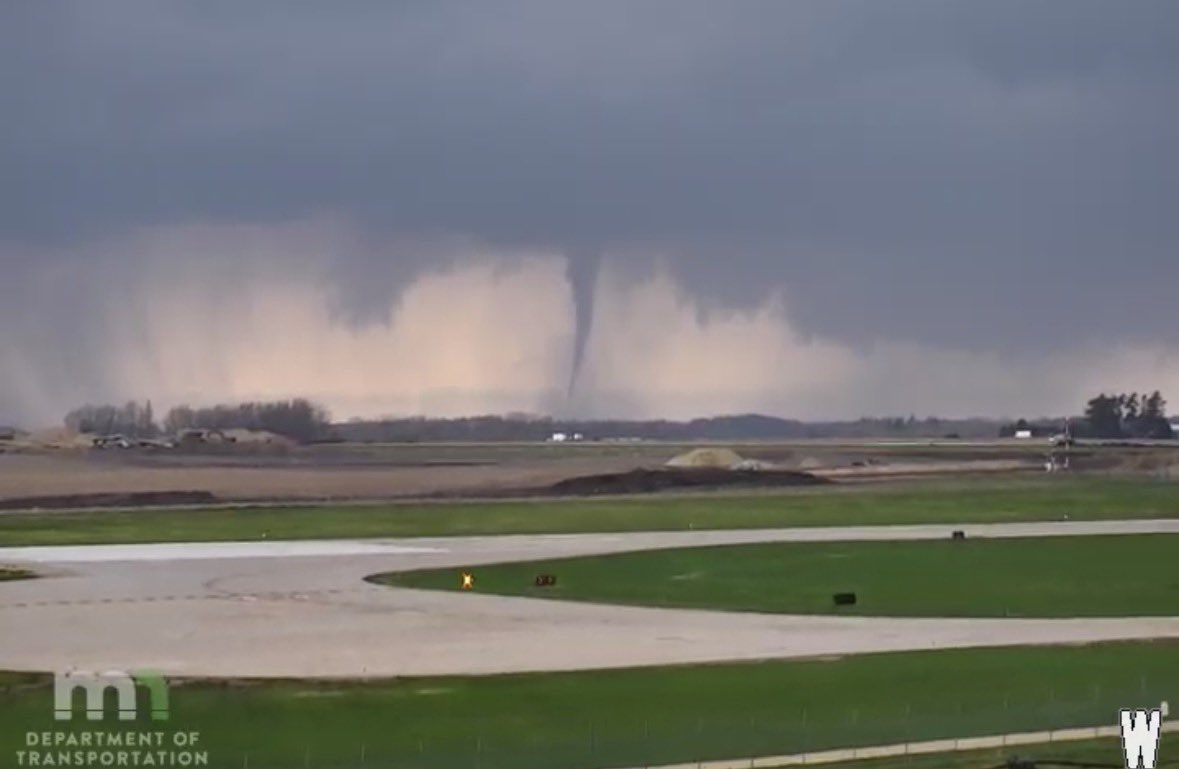 Tornado in progress northwest of Stewartville, MN via Minnesota Traffic Cam. #wxtwitter #mnwx