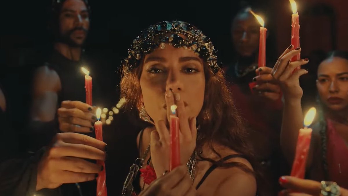 Rede Anitta tweet media