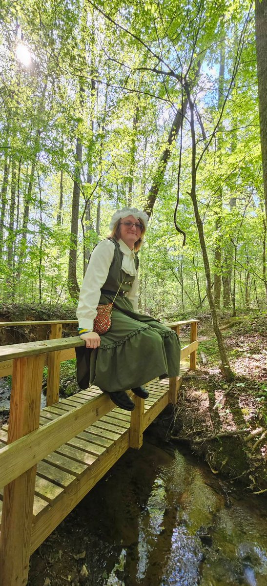 Nightscar03's tweet image. Happy Femboy Friday! I look so cuuute! #Femboy #Femboy_Friday #woods #green #dress #bridge