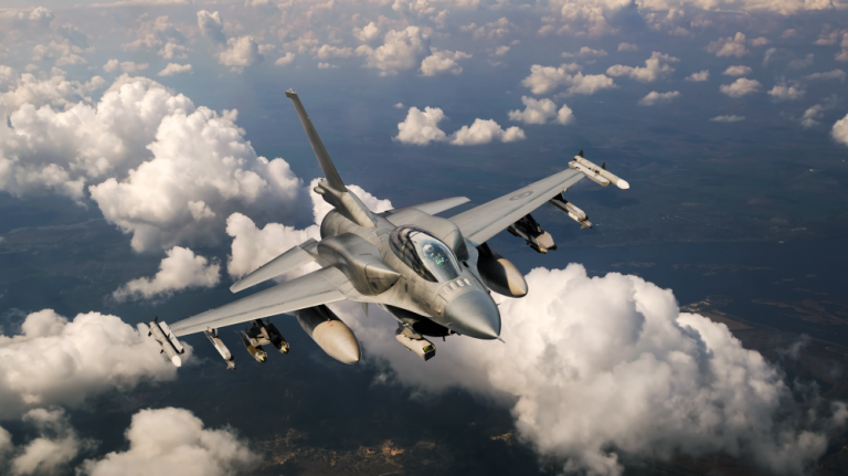 SA_Defensa's tweet image. 📍#Peru (🇵🇪)

President of Peru, José María Balcázar, has opted to postpone the selection of the next fighter for the @fapperu to the next administration.

Since the project was formalized in 2024, the M2000 &amp;amp; MiG-29 replacement will span 4 administrations.