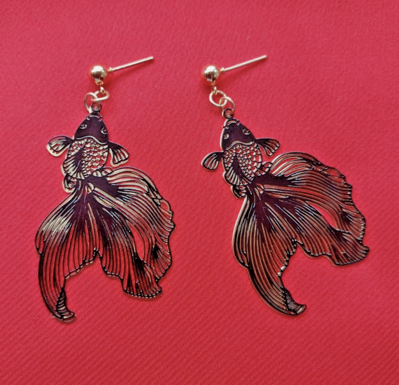 InessaW29's tweet image. ebay.co.uk/itm/1563215737…  

Stunning Black DANGLING GOLD FISH EARRINGS + jewellery pouch HANDMADE in UK 

 #MHHSBD #goldfish #PartyAnimalsOutfitDesign  #Fishguard  #earrings #Stunning #ebayfinds #gifts #cute #petfish #Presents #birthday #aquarium #ebayseller #graduationday