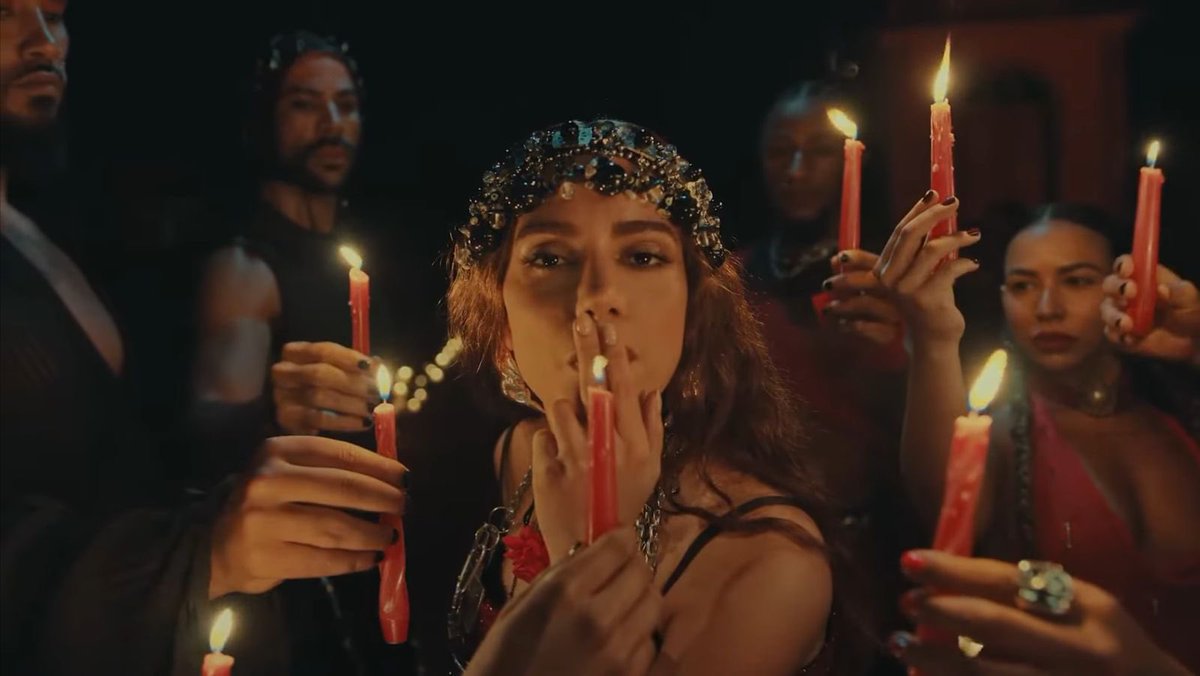 Acesso Anitta tweet media