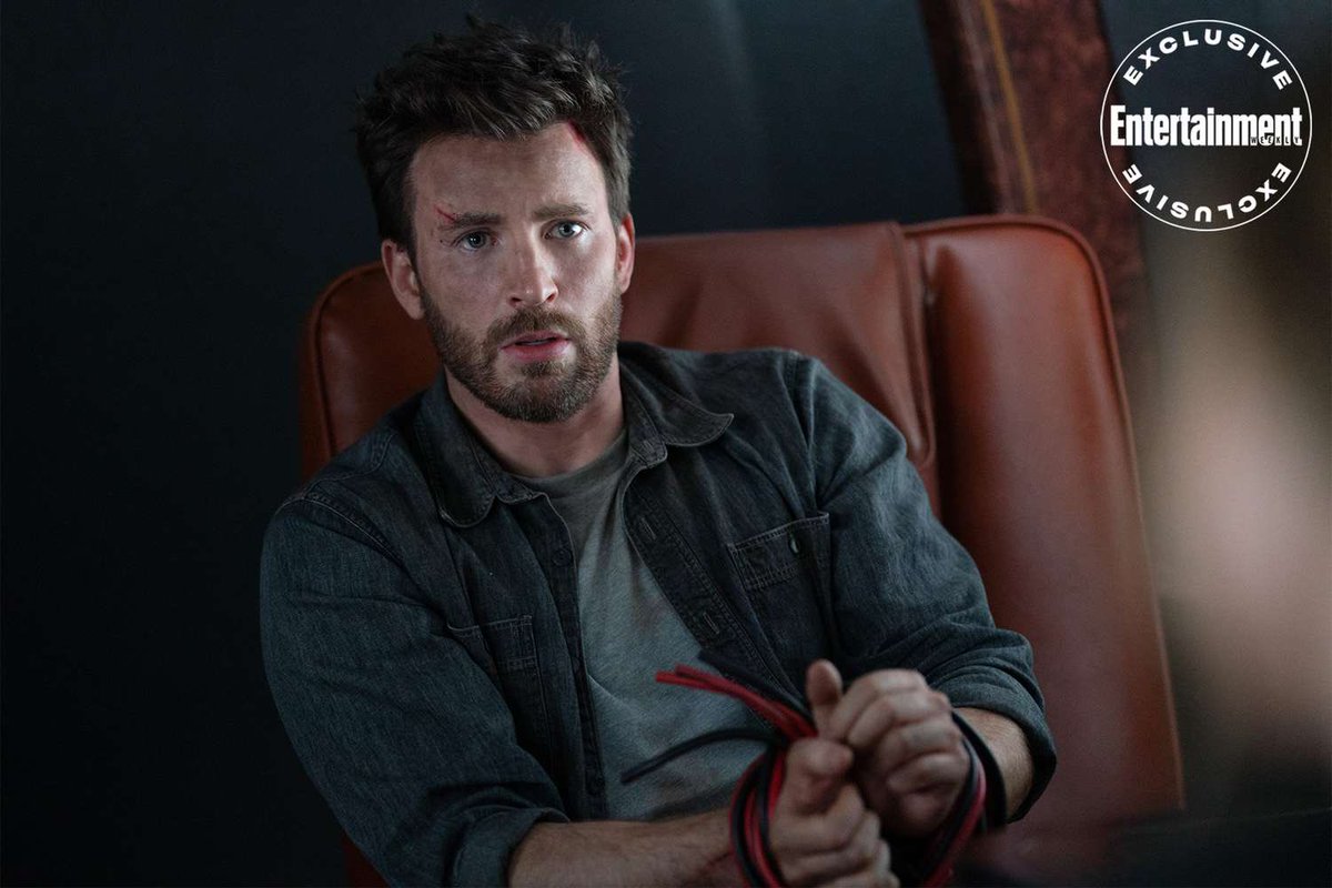 MagicHandz's tweet image. Ok now let’s not go THAT far.. mind you Chris Evans had 13 new movies since Endgame, I watch them all.. YALL were not willing to support him in anything unless he’s in Marvel only. Including his extra new movie #SACRIFICE where he coincidentally plays a “struggling actor”.