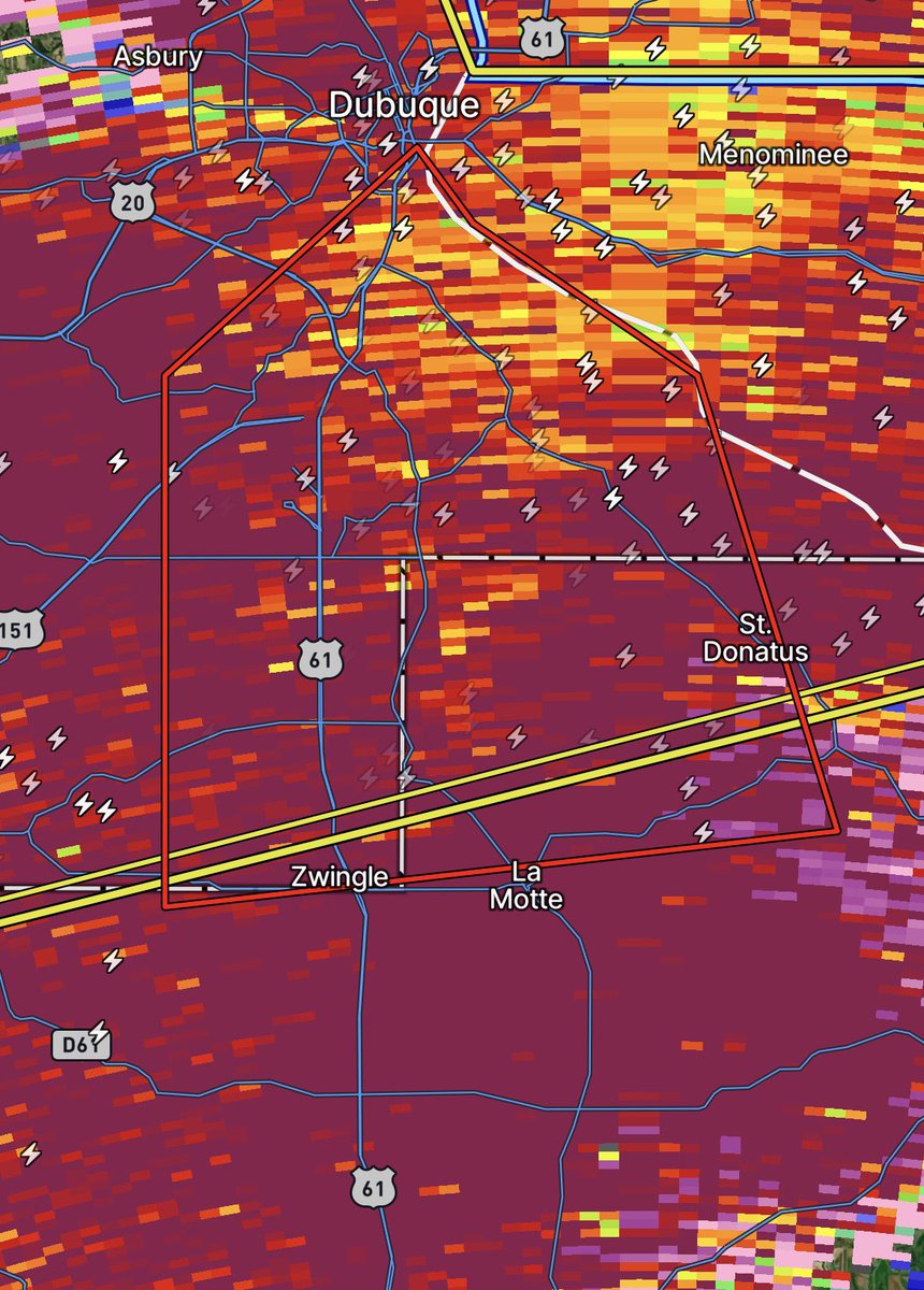 Upper tilts on radar suggest a strong tornado is likely soon near La Motte, IA. This is translating to the ground as seen from KDVN. A strong tornado is likely soon near La Motte, IA.

Seek shelter!

#tornado #weather #wxtwitter #IAwx