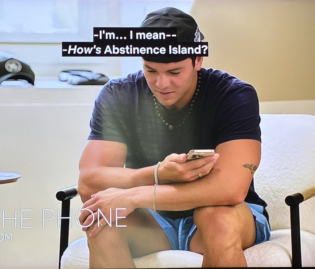🫡 Tracks that a mom who names her son Summit 🏔️ would come up with yet another creative 😆 geographical 🏝️ descriptor for hot dummies on 🏝️ #TemptationIsland 😉
