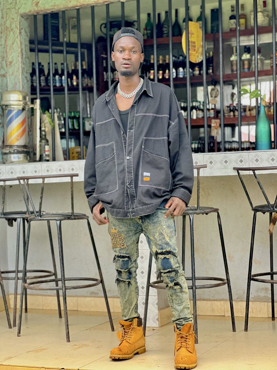 FrictionVanlee's tweet photo. Kabaka mu rap yenze 💪🔥 https://t.co/s3WVjNx3O1