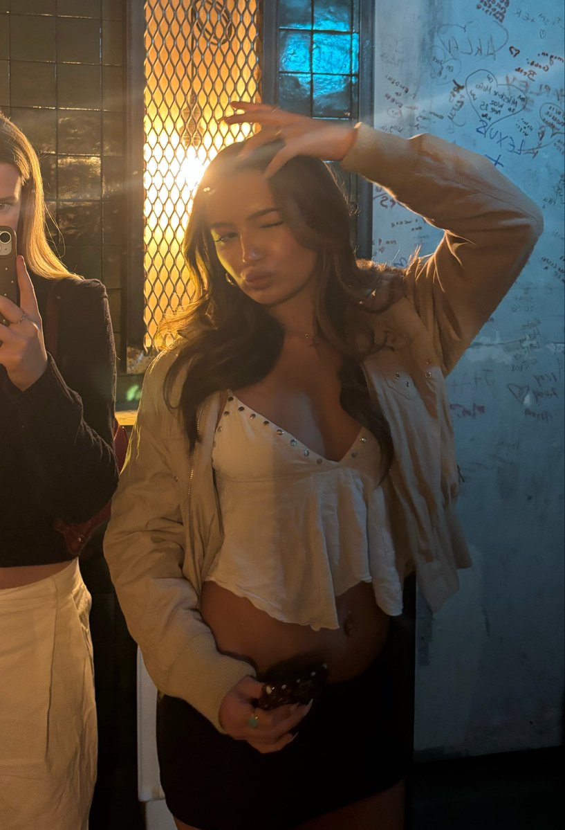 Princess Evie🤍 tweet media