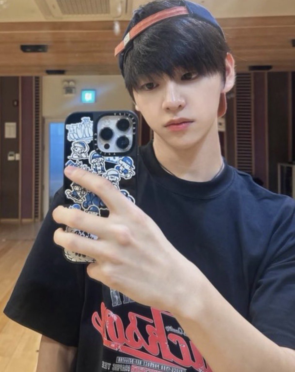 dongypupi's tweet photo. dreamin 5 year anniversary ! ๐
reusing this pic because i donโt have any recent ones but i still wanted to join
#DreaminSelcaDay #DMSD
#DRIPPIN #๋๋ฆฌํ @DRIPPIN https://t.co/otMNzjRdG2