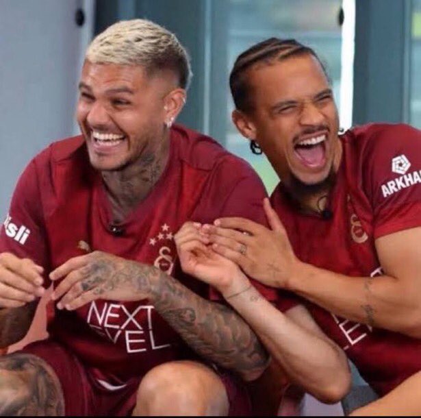 Sacha🇫🇷#Mauroİcardi tweet media