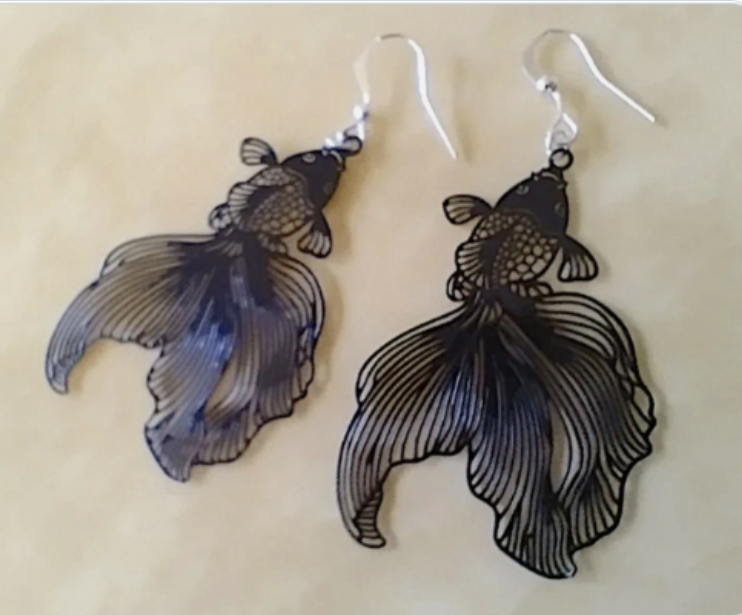 InessaW29's tweet image. ebay.co.uk/itm/1563215737…  

Stunning Black DANGLING GOLD FISH EARRINGS + jewellery pouch HANDMADE in UK 

 #MHHSBD #goldfish #PartyAnimalsOutfitDesign  #Fishguard  #earrings #Stunning #ebayfinds #gifts #cute #petfish #Presents #birthday #aquarium #ebayseller #graduationday