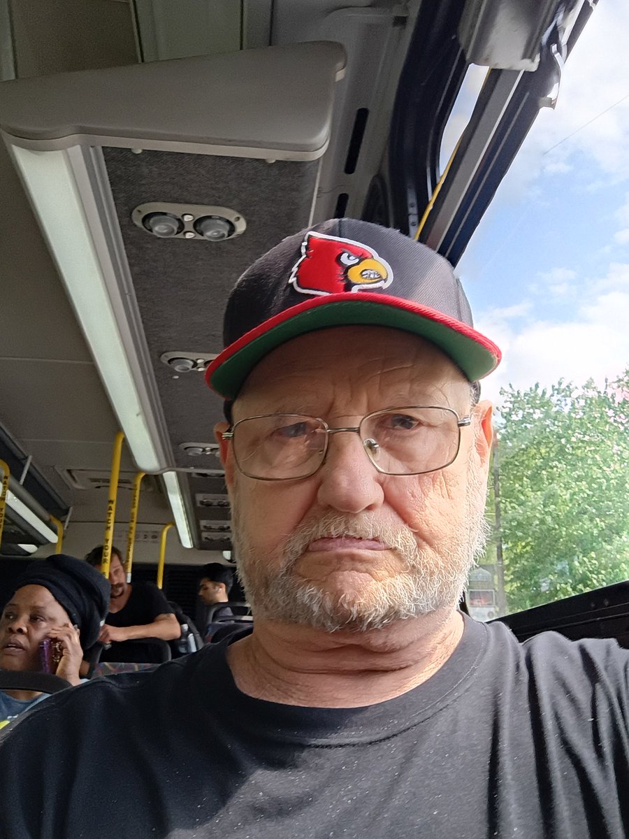 UNCLE Larry tweet media