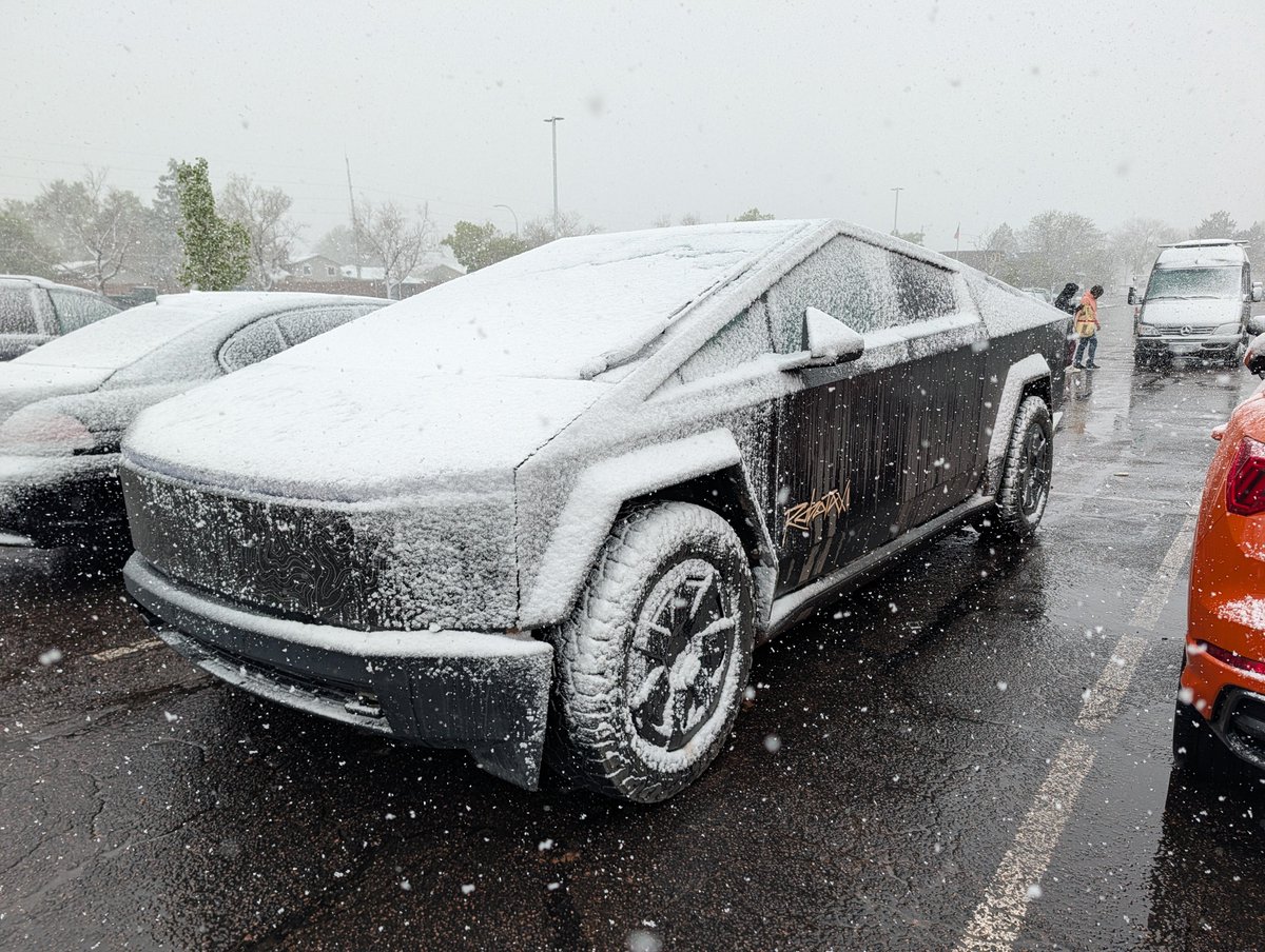 Kyle Field tweet media
