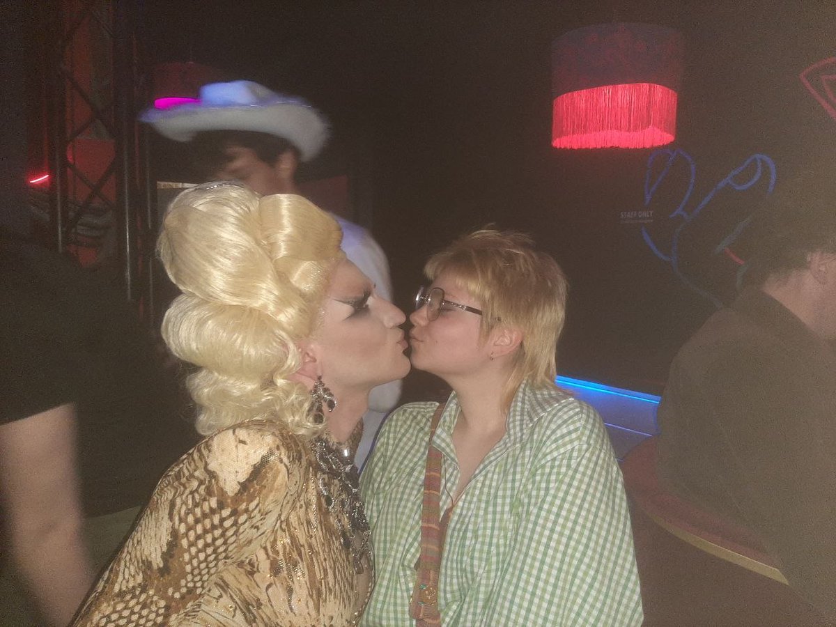 silly little lesbian ✶ tweet media