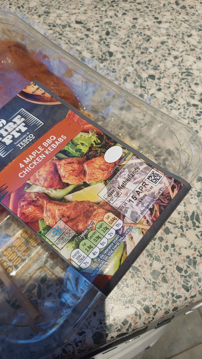 whatabloodymare's tweet photo. @Tesco Hi there. I received my order on the 15th, NO short life items listed on the receipt as you can see but I just went to cook these and they were already 2 days out of date, on the 15th day of delivery. Please advise, I aren't risking cooking this out of date chicken. Thanks https://t.co/jWverCklVJ