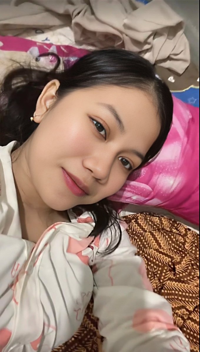 tari tweet media