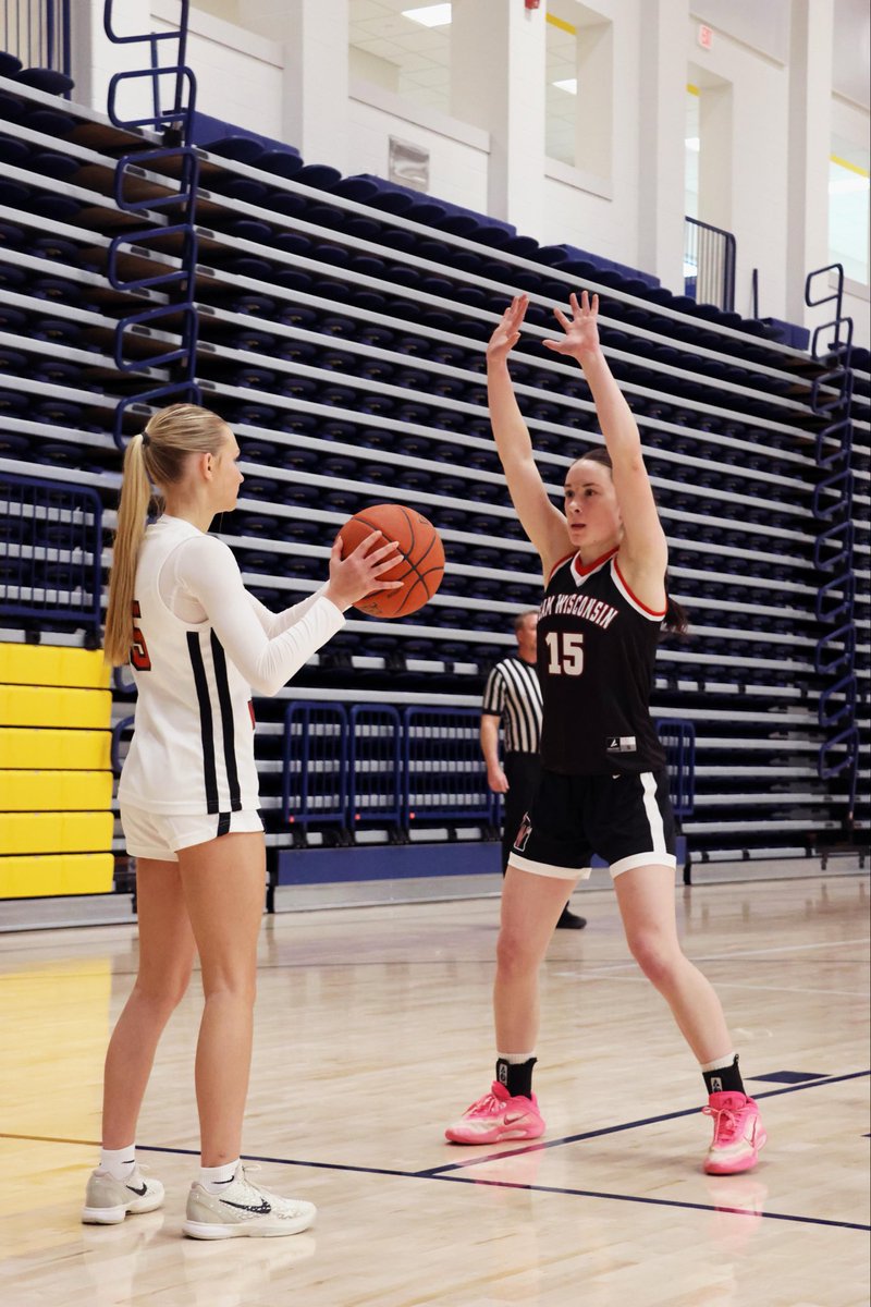 RecruitWIbball's tweet photo. 📸: Recruit Wisconsin College Series 1- Eau Claire Part 2 https://t.co/bFgRGXzfxJ