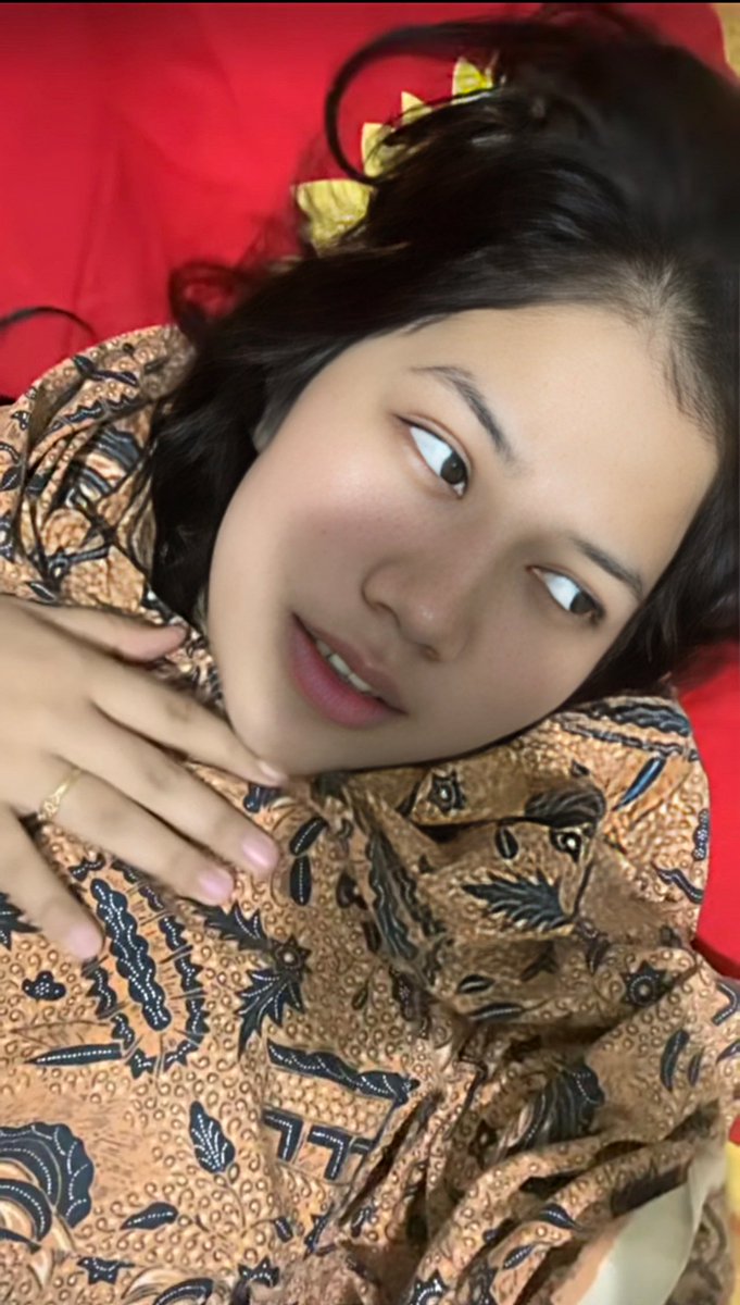 tari tweet media