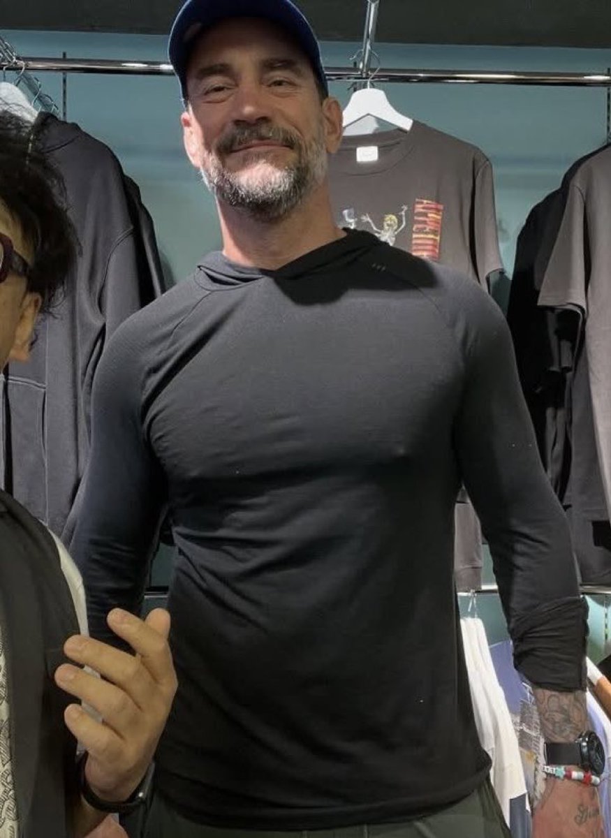 hourlycmpunk's tweet photo. woah. https://t.co/m7Tp9NSoxX